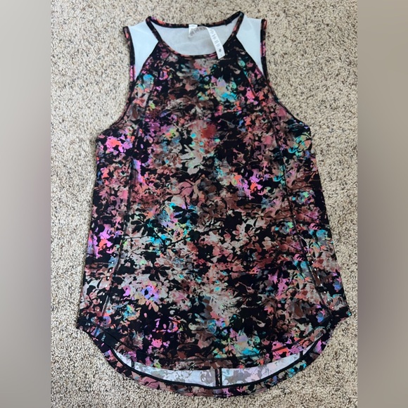 Lululemon - Picture 1 of 3